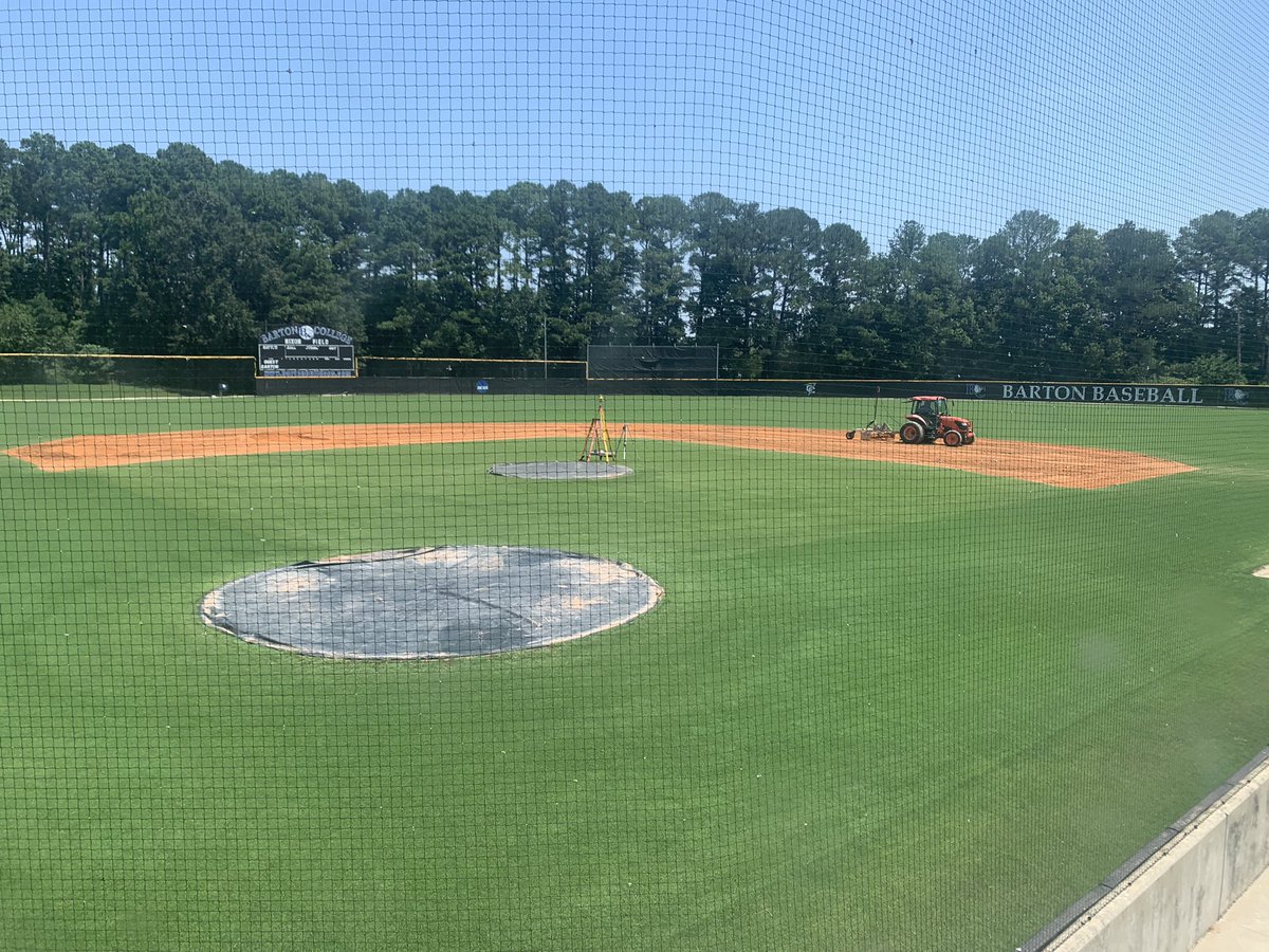 Keith7Gorman's tweet photo. Just when you think this surface can’t get any better… we bring in 80 tons of infield mix and a freagin laser (Austin Powers reference for non movie buffs)!!!! Awesome job by Eastern Turf Maintenance. Big thank you to all the donors who continue to support this program! https://t.co/ossSqrGtlX