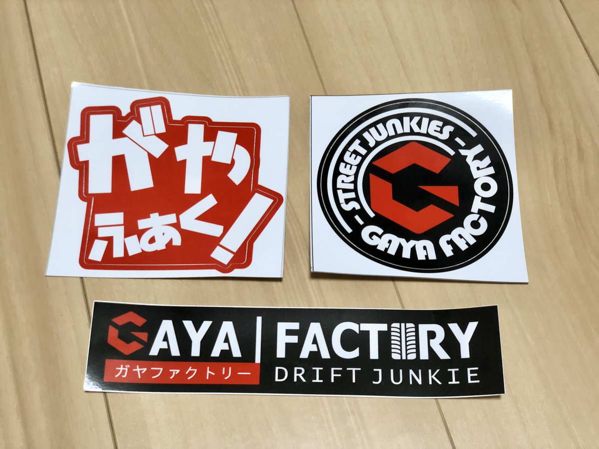 kussamsan's tweet photo. みんなのシム環境ライブでTORU賞を頂き、昨日ステッカー届きました✨
ありがとうございます😭

まさか出来立てホヤホヤコックピットで賞を頂けるとは思いませんでした😅

早速バージョンアップ？に合わせてステッカーひとつ貼らせて頂きました❗️
キーボード立て、マウストレー追加です☺️
@GayaFactory https://t.co/IJ7e98hgwP