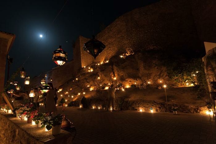 La Noche en Vela de Aledo es pura magia. 🕯
El próximo 6 de agosto, el casco antiguo de Aledo se iluminará solo con miles de velas y antorchas. 😍

👉 Un evento que nunca olvidarás: bit.ly/3oNOSZ6

#RegióndeMurcia #LegadoVivo #TurismoRM #TurismoRegióndeMurcia