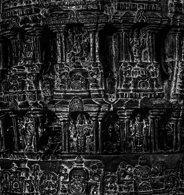 VertigoWarrior's tweet photo. The Chennakesava Mandir, Belur, Karnataka was built over 3 generations spanning 103 years. Every inch of this Mandir is a masterful sculpture... https://t.co/FoyLH6WR4d