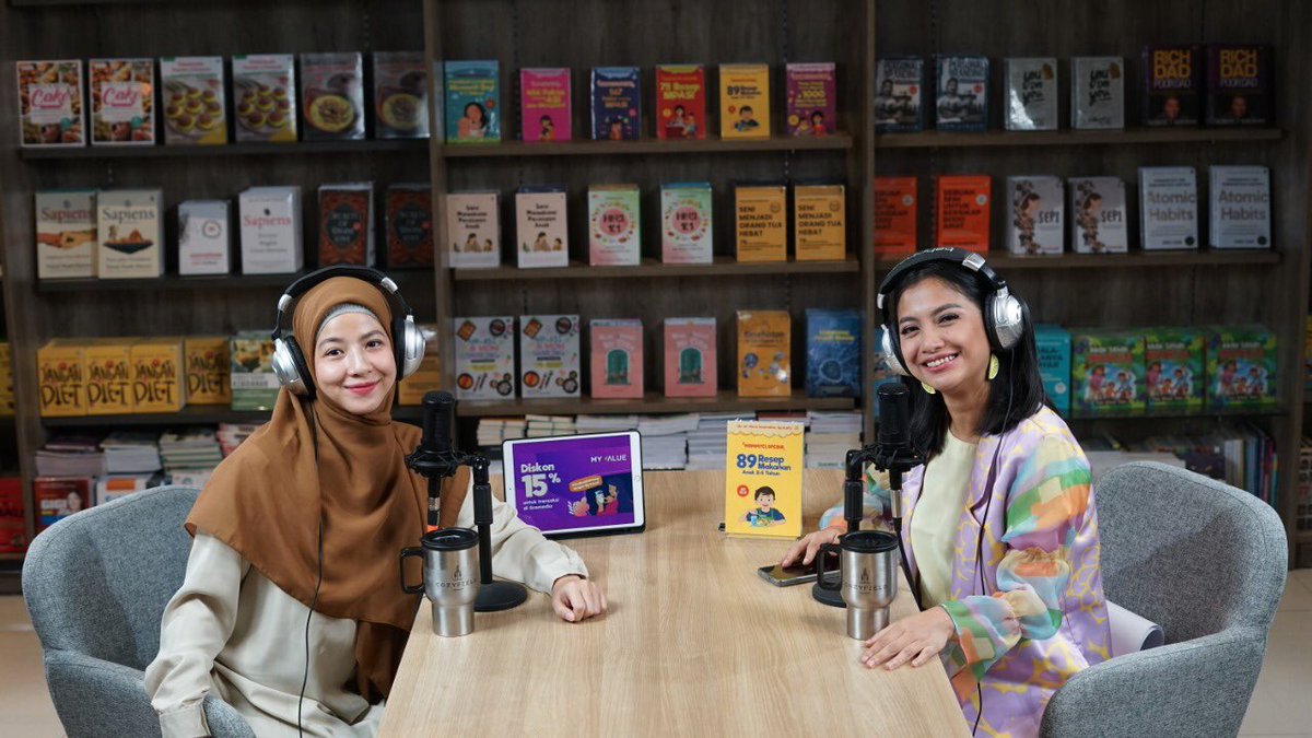 4. Episode Keempat, kita kedatangan tamu spesial yaitu Natasha Rizky! Ditemani <a href="/bintang_cahya/">Bintang Cahya</a>, mereka bakal ngobrol seputar working/fulltime moms dan parenting nih, Grameds! Klik tautan ini buat dengerin obrolan mereka yuk, Grameds! youtube.com/watch?v=dVHiCd…