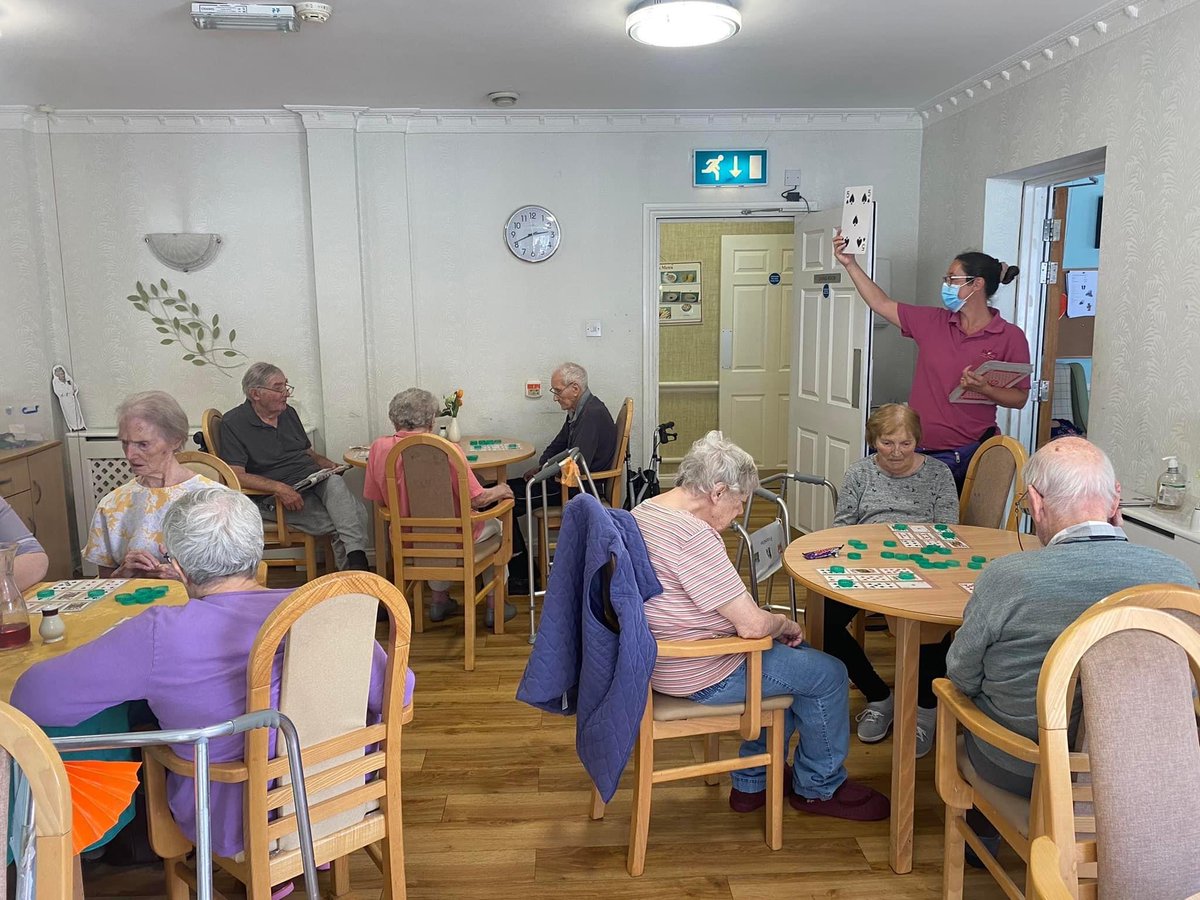 bandmcare's tweet image. Cup of tea, number three...of diamonds.

&apos;Kelly&apos;s Eye&apos; and her &apos;One Little Duck&apos; made a welcome appearance at The Lodge in #HemelHempstead this week when the home cast its &quot;eyes down&quot; for a fast-paced spin on a quintessential pastime. 

#CardBingo
