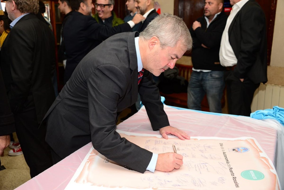 ⚓️Consorcio de Gestión de Puerto Rosales
💠Con un buen presente gracias al petróleo, el puerto aún no cuenta con un Directorio que audite sus gastos e inversiones. 
➡️Nota del licenciado Guillermo Burgos, primer presidente del Consorcio.

Más Info 👉 bit.ly/3d5gHcL 📸GAB