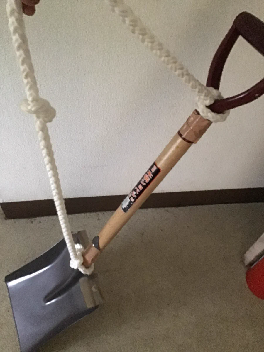 水害で被災された方、お手伝いに行かれ方へ！スコップにロープをつけると使いやすい！