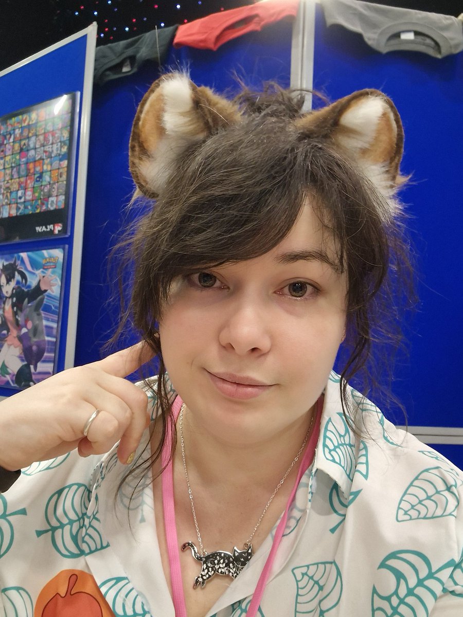 Sorry to the people who followed me for lewd and cosplay and there's me just sitting here making ears 😂