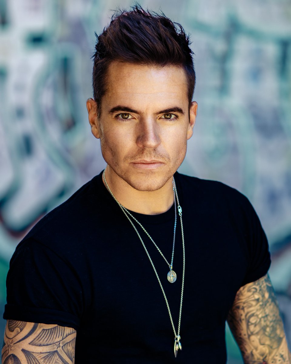 🥳 It's happening . . . the one and only <a href="/tomvaughano/">Tom Vaughan</a> is our Prince Charming in Cinderella this Christmas. 🔥 And how's this for an absolutely fabulous Fairy Godmother? It's only <a href="/harriet_thorpe/">Harriet Thorpe</a> !!! 🤩🤩🤩 #Whatacast #CinderellaGatehouse gatehousetheatre.co.uk