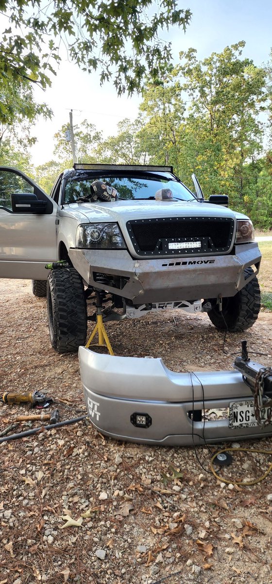 theMandoFord's tweet photo. Haven't thrown the truck on here in a minute, here's what we've been doing this week after work 👊 https://t.co/IlAEYjXPGZ