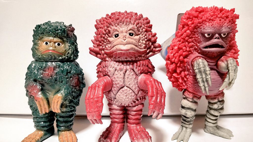 ガラモン と #ピグモン の違いについて話をする時、私は「首が長い方が