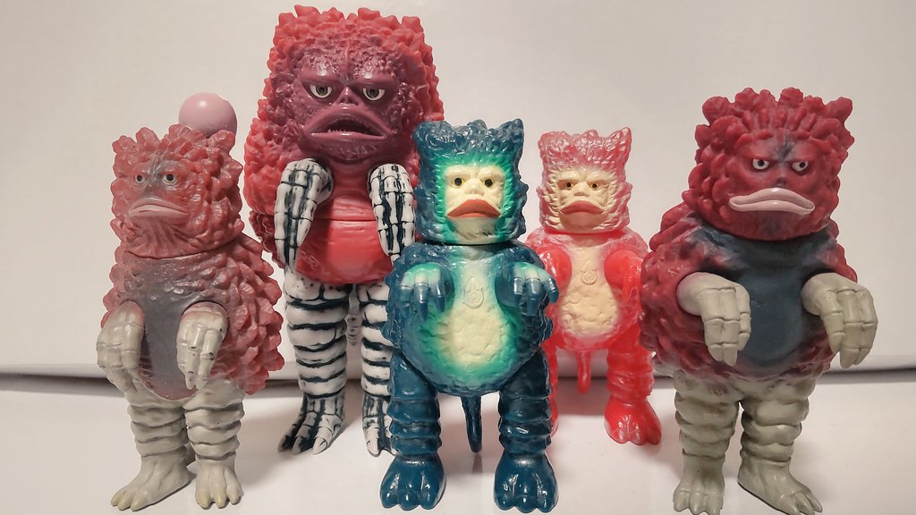 ガラモン と #ピグモン の違いについて話をする時、私は「首が長い方が