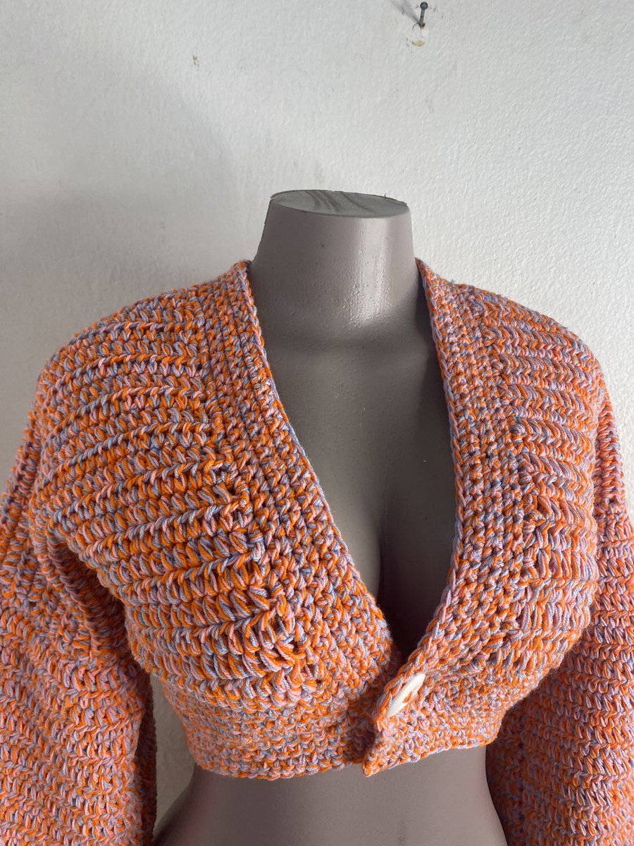OreAkinde's tweet photo. 18 balls of yarn + 90 hours = this customized crop sweater 😍
Price: 30k/$2000
Please take time out to RETWEET this my handiwork to your timeline! 🧶🙏 https://t.co/Ob3GtOqbYU