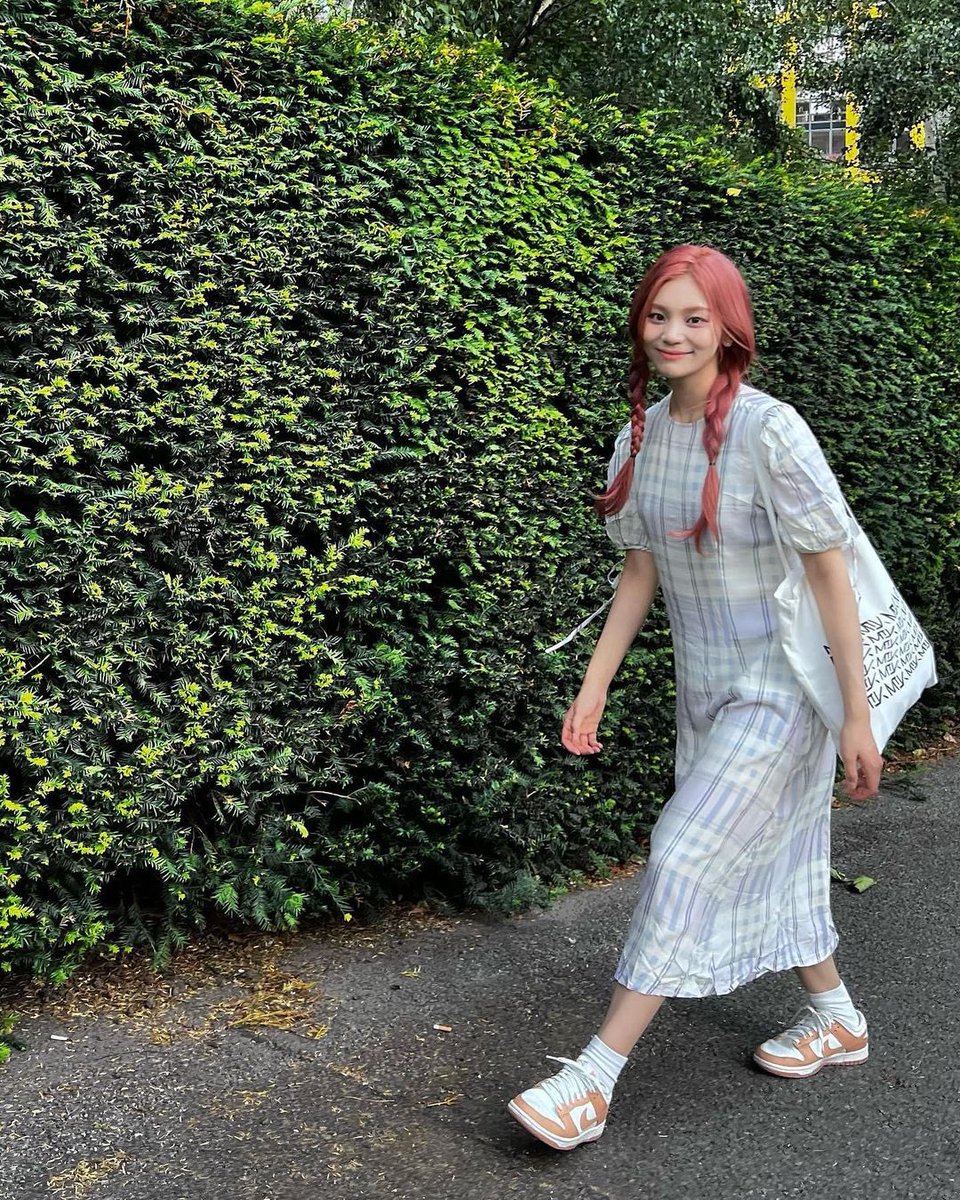 umjithinking's tweet image. braids is such a good look on her