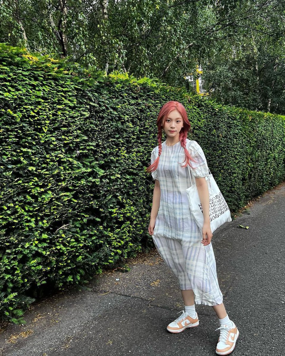 umjithinking's tweet image. braids is such a good look on her