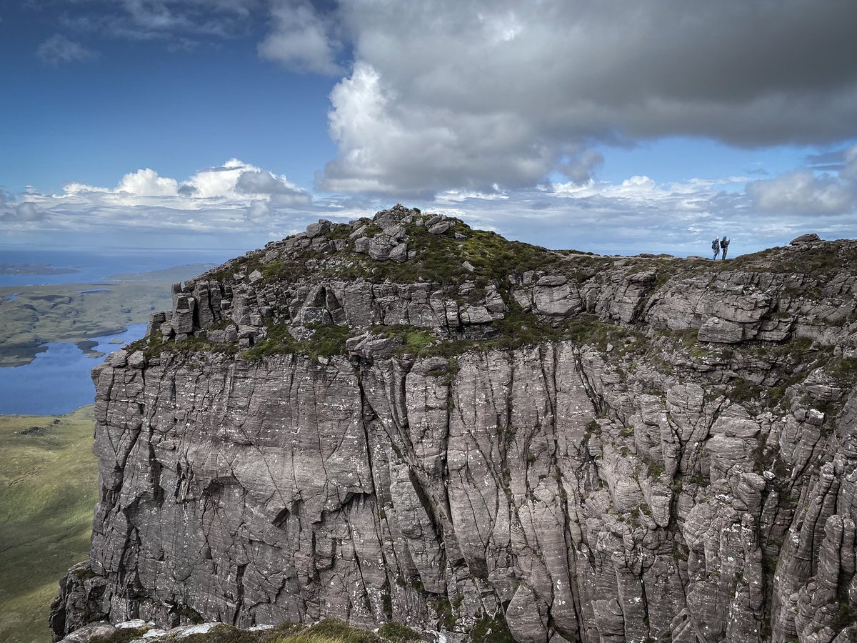 steamingboots's tweet image. Two climbers appeared as we were looking on to the true summit of Stac Pollaidh about 10 minutes ago #nobadstepforustoday #stacpollaidh
