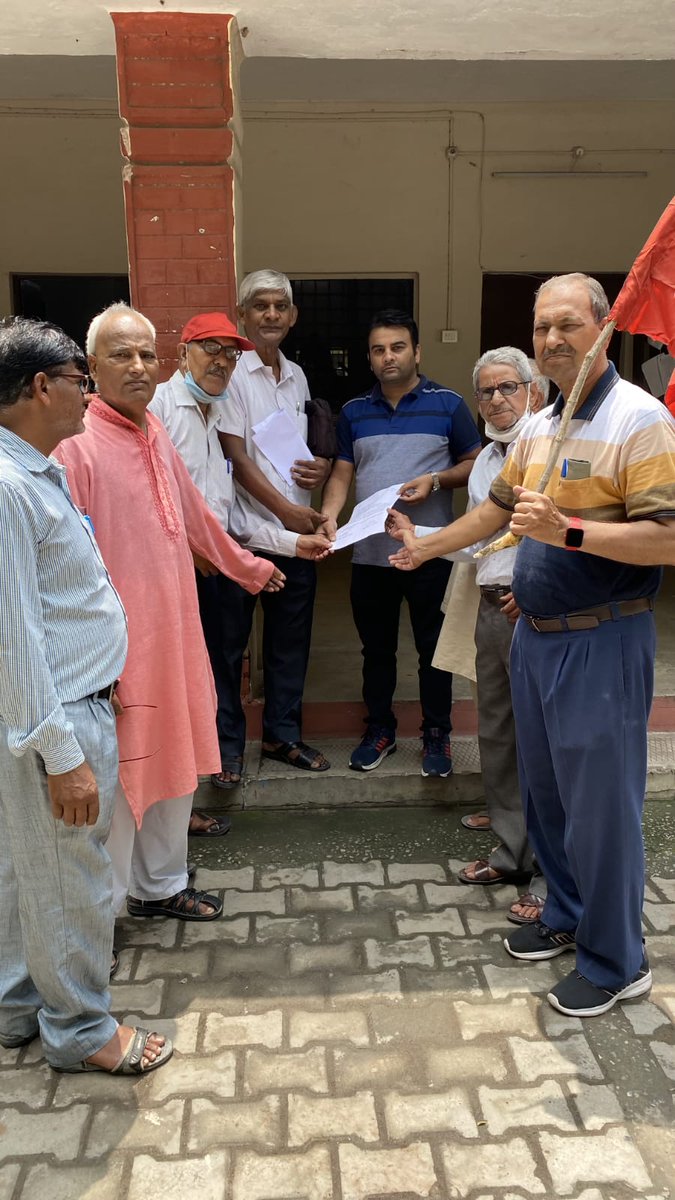 CpiUttarakhand's tweet photo. जल-जंगल-जमींन के अधिकारों व हेलंग घाटी महिला उत्पीड़न के मामले में ज्ञापन - विरोध प्रदर्शन।
#CPI #CPIUttarakhand #chamoli
#UttarakhandGovernment #chamolidm https://t.co/OSXJfjVC6u https://t.co/Is9fA1VDEh