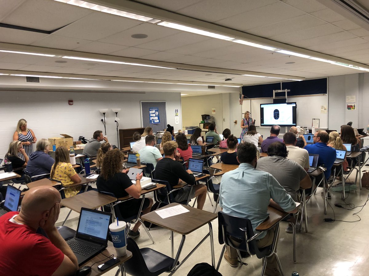 Lauren Rataj tweet media