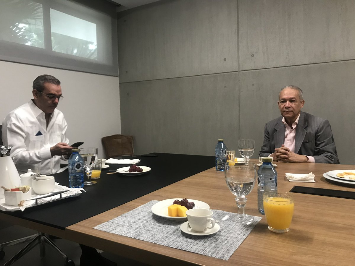 <a href="/luisabinader/">Luis Abinader</a> es el presidente que más muestras ha dado desde el solio presidencial de querer adecentar la vida pública en República Dominicana, no anda con paños tibios ni mucho menos es permisivo. Su determinación de apartarse de hechos impropios es más que firme.