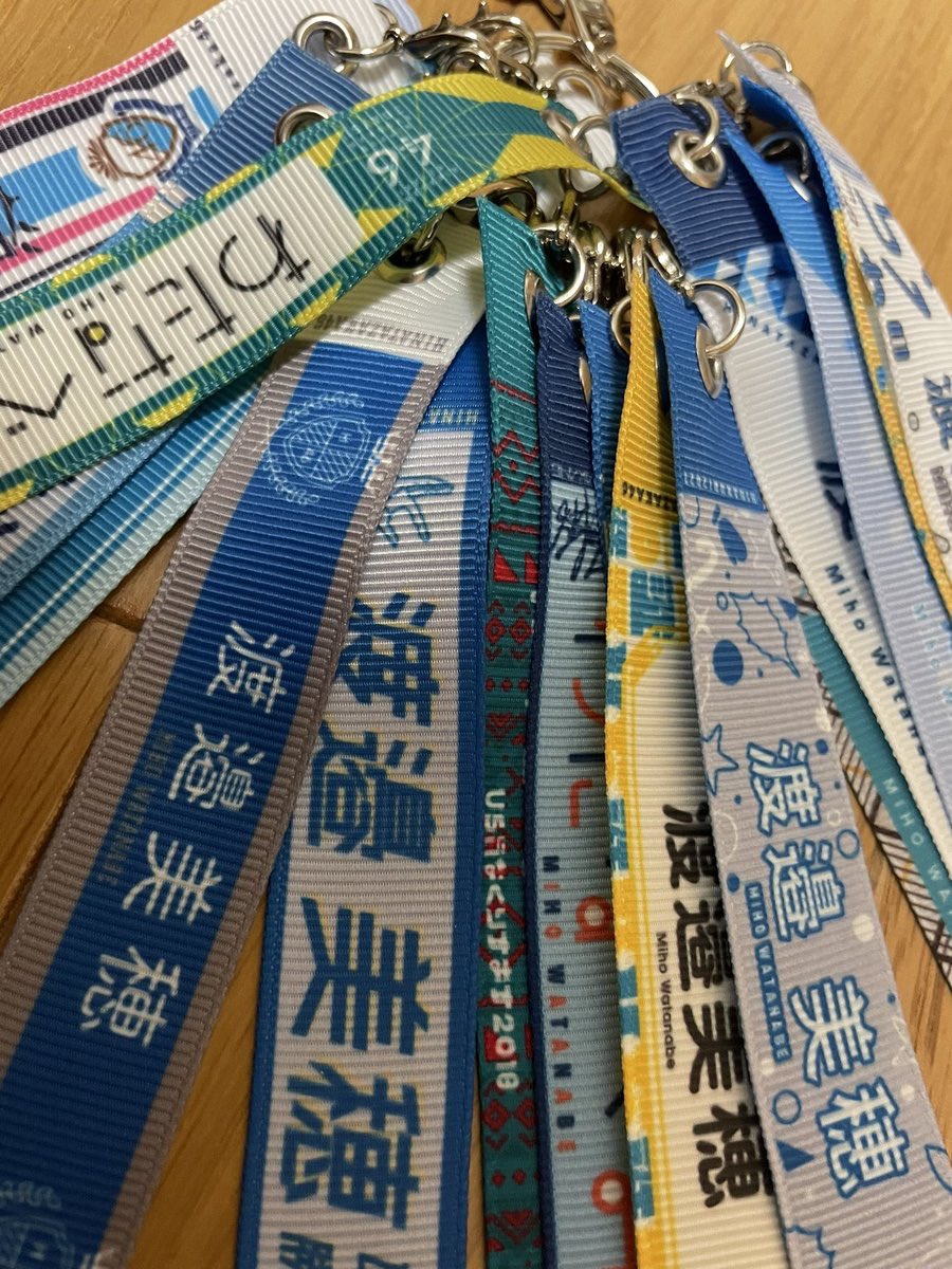 TREK_TERU's tweet photo. 渡邉美穂 卒業セレモニー 卒セレ グッズ 買取

【求】ボンフィンキーホルダー
卒セレ ロゴマフラータオル

【譲】定価➕送料

オンライン売り切れで買えなかったため切実に求めております🙇🏻‍♀️💧
お譲り頂ける方リプまたはDMお待ちしております。

#日向坂
#日向坂46
#渡邉美穂 https://t.co/QYQxWKZIgy