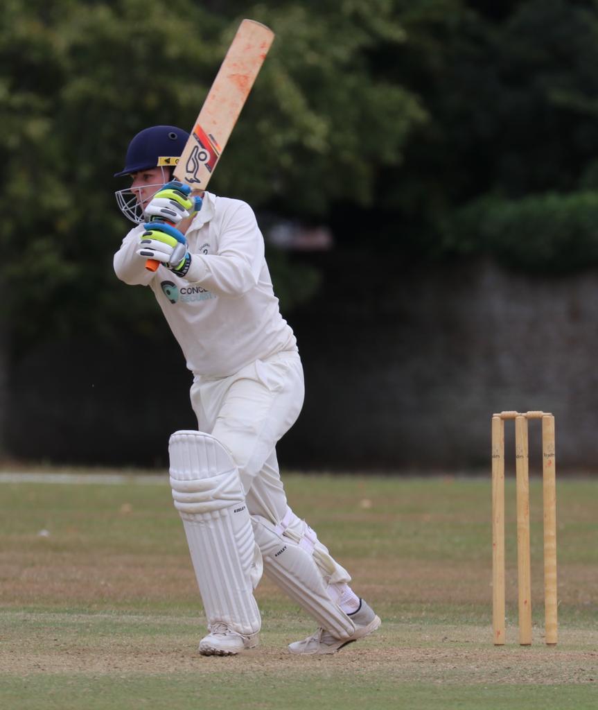 LCC_swans's tweet photo. Man, machine, batsman, bowler, lightweight. @NeweyEd https://t.co/HWGslDUNwf