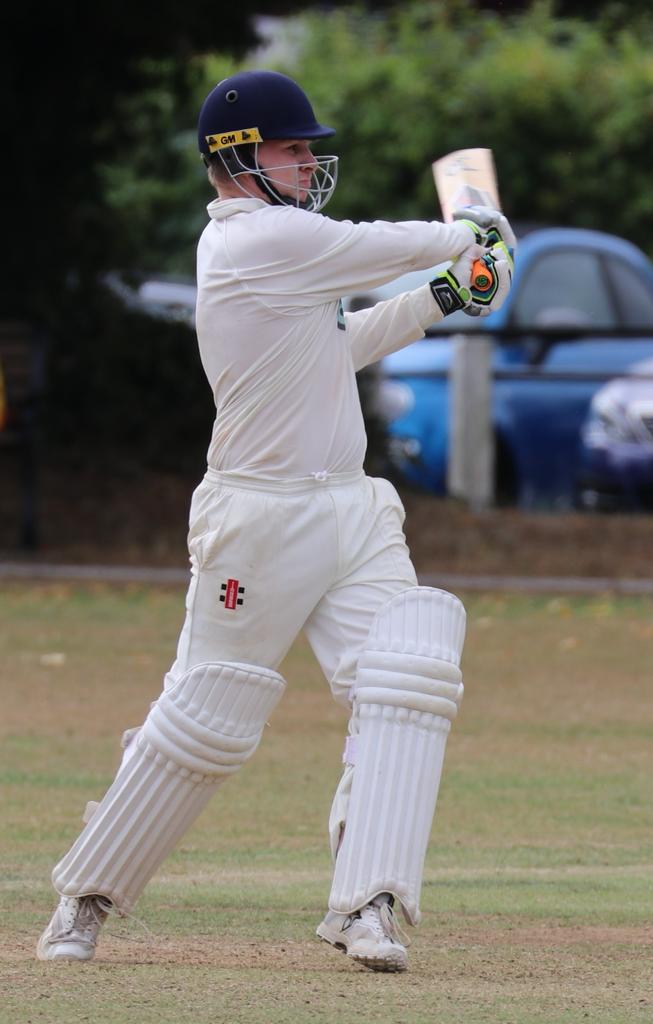 LCC_swans's tweet photo. Man, machine, batsman, bowler, lightweight. @NeweyEd https://t.co/HWGslDUNwf