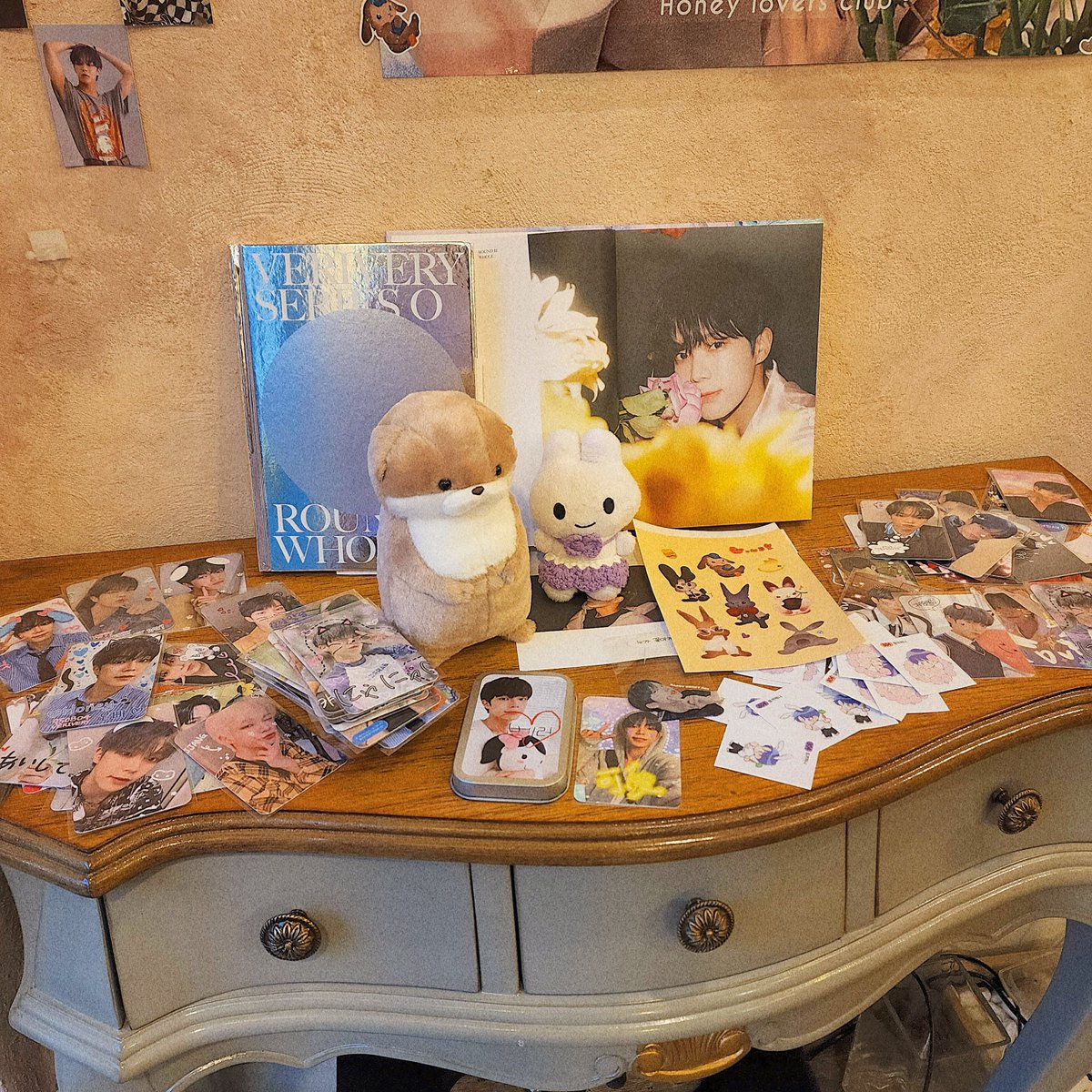 udc00c's tweet photo. 야사우사짱과의 동헌이 생일 투ㅇㅓ 2탄 .. 🥹 꽃은 다 떨어져서 다른 꽃으로 받았ㅈㅣ만 다른 꽃도 동헌이처럼 진챠 예뻤다고 한ㄷr......

#예쁘게_꽃_필_동헌이의_매일 https://t.co/Rm89TpJfG6