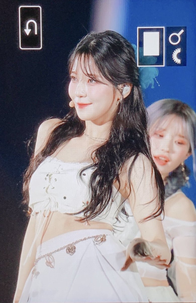 JIHEON_120's tweet photo. 220804 칸코레 프리뷰
일본에서도 대박나자👊🏻❣️
#fromis_9        #프로미스나인        #백지헌 https://t.co/X7V5AacVla