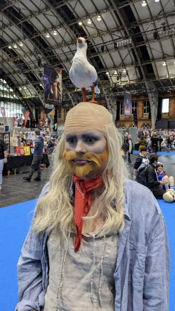 lotspot_cosplay's tweet photo. This is my fav photo from con 😂 

#ofmd #mrbuttons https://t.co/Pd5ci1ZMBe