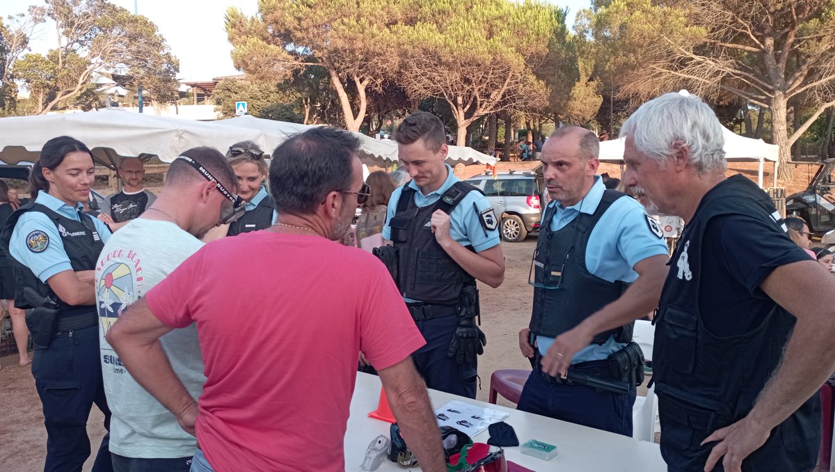 Les acteurs de la prévention réunis au marché nocturne de <a href="/MPietrosella/">Commune Pietrosella</a> pour un été sans soucis.
Distribution d'éthylotests avec la FFMC et atelier de prévention alcool avec la Gendarmerie pour rappeler que lorsqu'on tient à quelqu'un on le retient !
<a href="/RoutePlusSure/">Sécurité routière</a> 
@ARSCORSE1