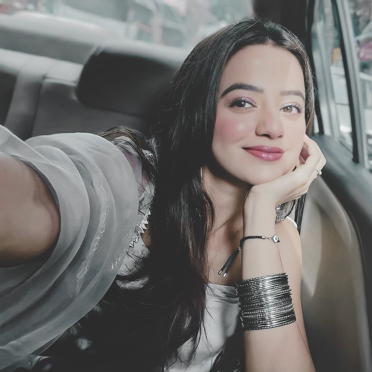 Beautiful girl 💗🫀

#HellyShah #HellyHolics <a href="/OfficialHelly7/">HELLY</a>