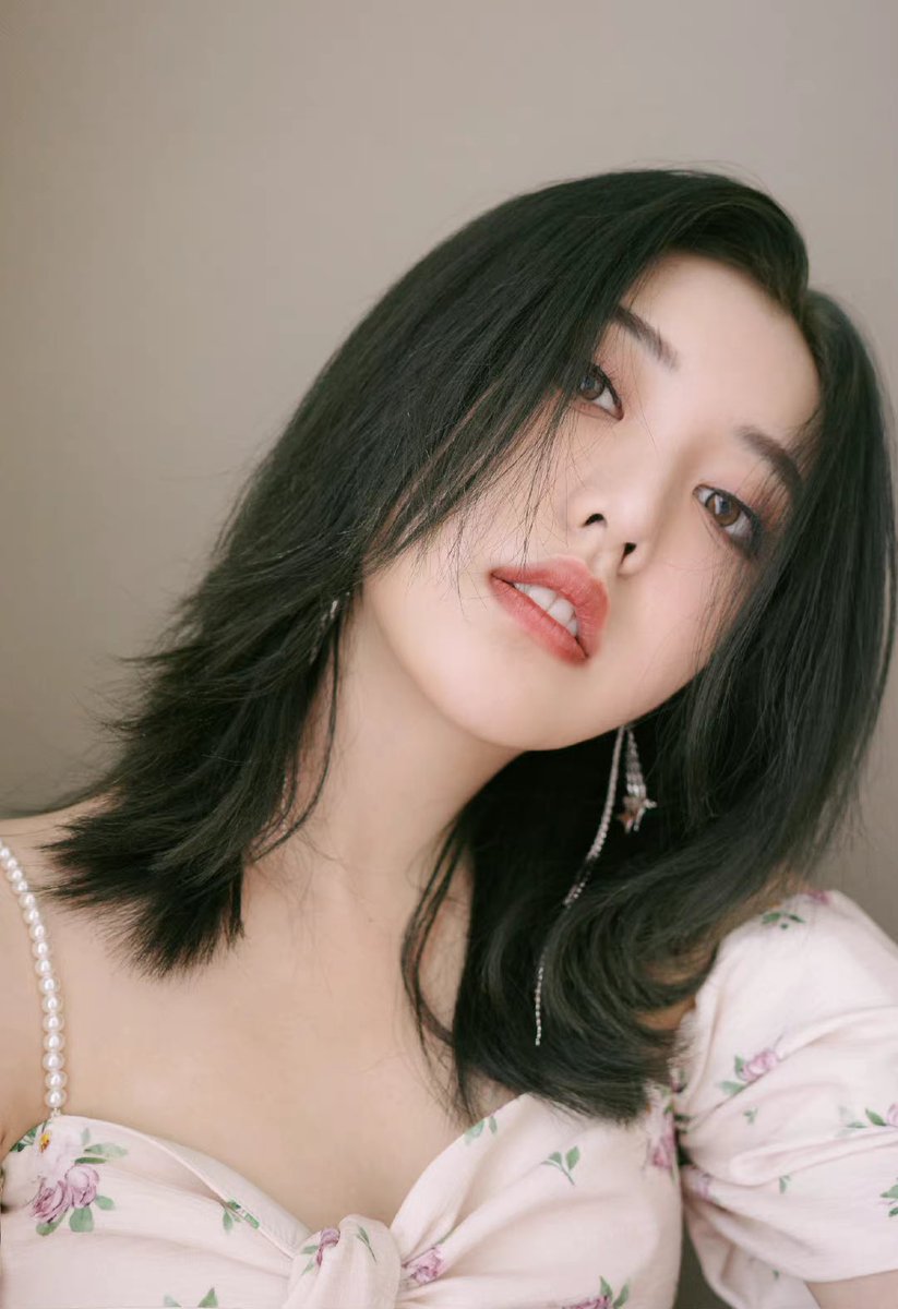 reyiarchive's tweet photo. 📸 220804 Reyi Studio Weibo Update #刘人语 #REYI #LIURENYU https://t.co/PxrJF7YtdE