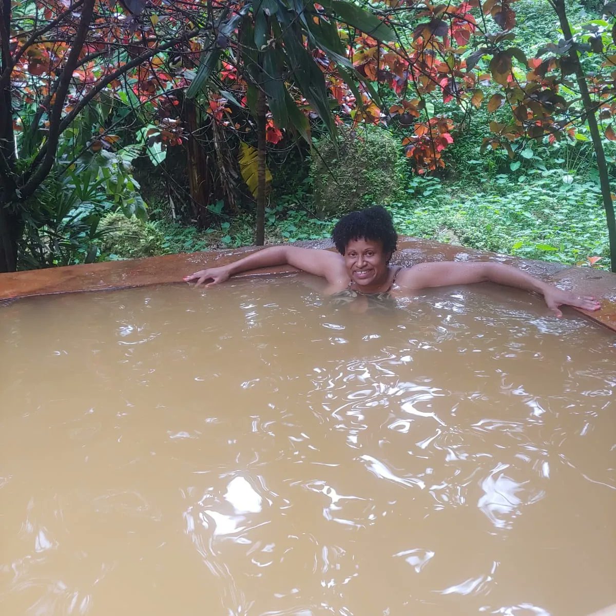 ChezDominique's tweet photo. Island living.. HOME is where my heart is & as I get older I appreciate it more and more.. It is so important that my little human knows her roots and culture.. Sweet Dominica π©π² π. #Sulphersprings Tikwen Glosho hot Sulphur springs.. natural therapy for all your aches & pains https://t.co/yovA78s88C
