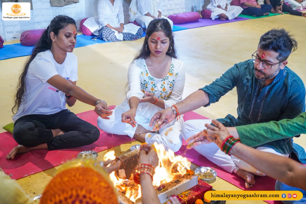 himalayanyoga1's tweet photo. The philosophy of Yagna teaches a way of living in a society in harmony, a living style to promote and protect higher human values in society - which is indeed the basis of human culture.💫
#himalayanyogaassociation #fireceremony #havana #yanga #mantra #chanting #yogaschool https://t.co/0tcXoauJFd