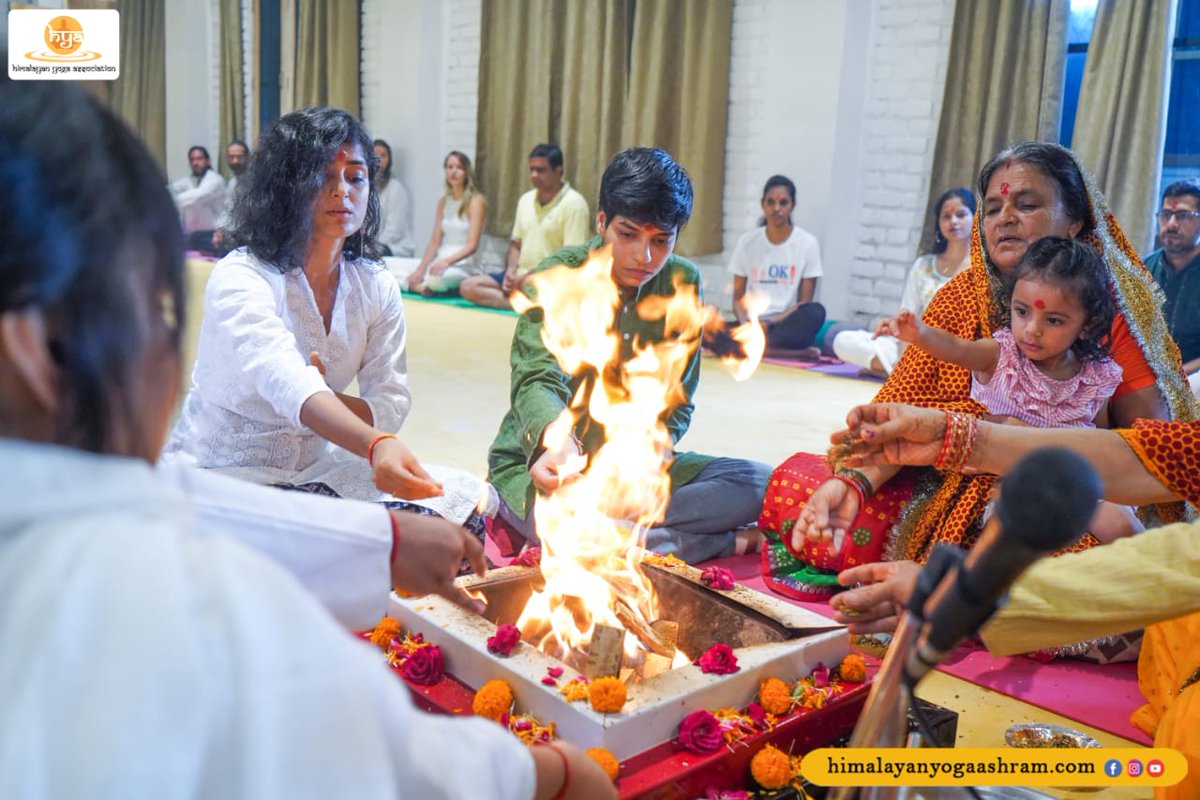 himalayanyoga1's tweet photo. The philosophy of Yagna teaches a way of living in a society in harmony, a living style to promote and protect higher human values in society - which is indeed the basis of human culture.💫
#himalayanyogaassociation #fireceremony #havana #yanga #mantra #chanting #yogaschool https://t.co/0tcXoauJFd