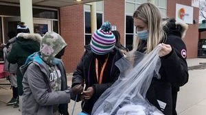 LiveDiff's tweet image. This is Circles in action! @InvestChildren has organized a sock drive, book drive &amp;amp; the Chalk for Change Campaign for their compassion projects. We’re so proud of the work they're doing and the meaningful impact they’re making. Learn more: bit.ly/3ztRtvX #lovenothate