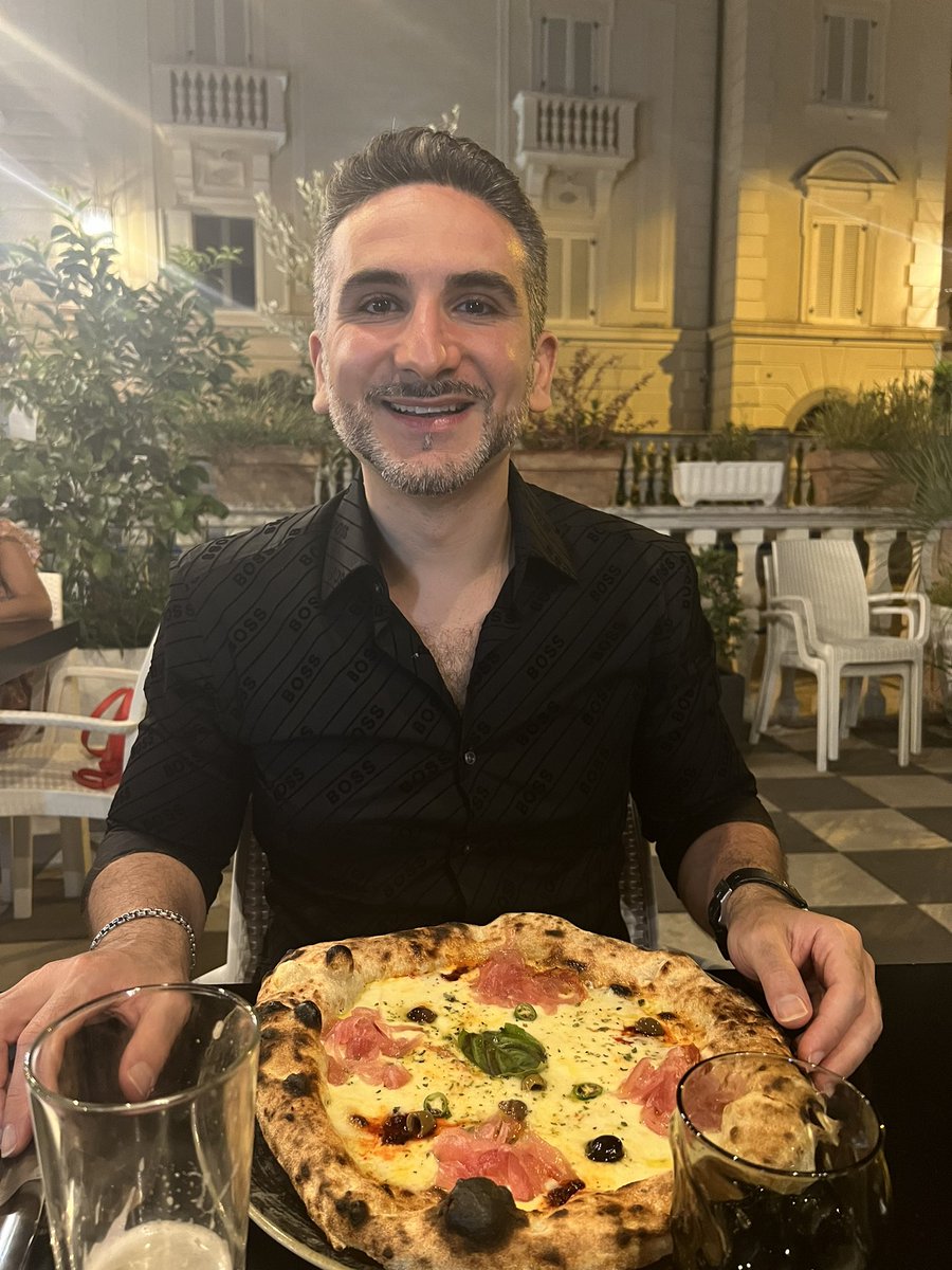 GiuseppeGalati_'s tweet photo. And of course you can’t miss an 🇮🇹 pizza 🍕 #pineapplefree 
@TomLuscher @zhh_ch @mmamas1973 @davidaus82 @JavedButler1 @YuriLopatin1 @Filippatos @DrDEliaEmilia @a_l_bailey @nephondemand @cardiomet_CE @GoggleDocs @Sglt2inhibitorL @hajumaier @AndreasGevaert @LuPoten @SantosGallegoMD https://t.co/iADDB5i4kR