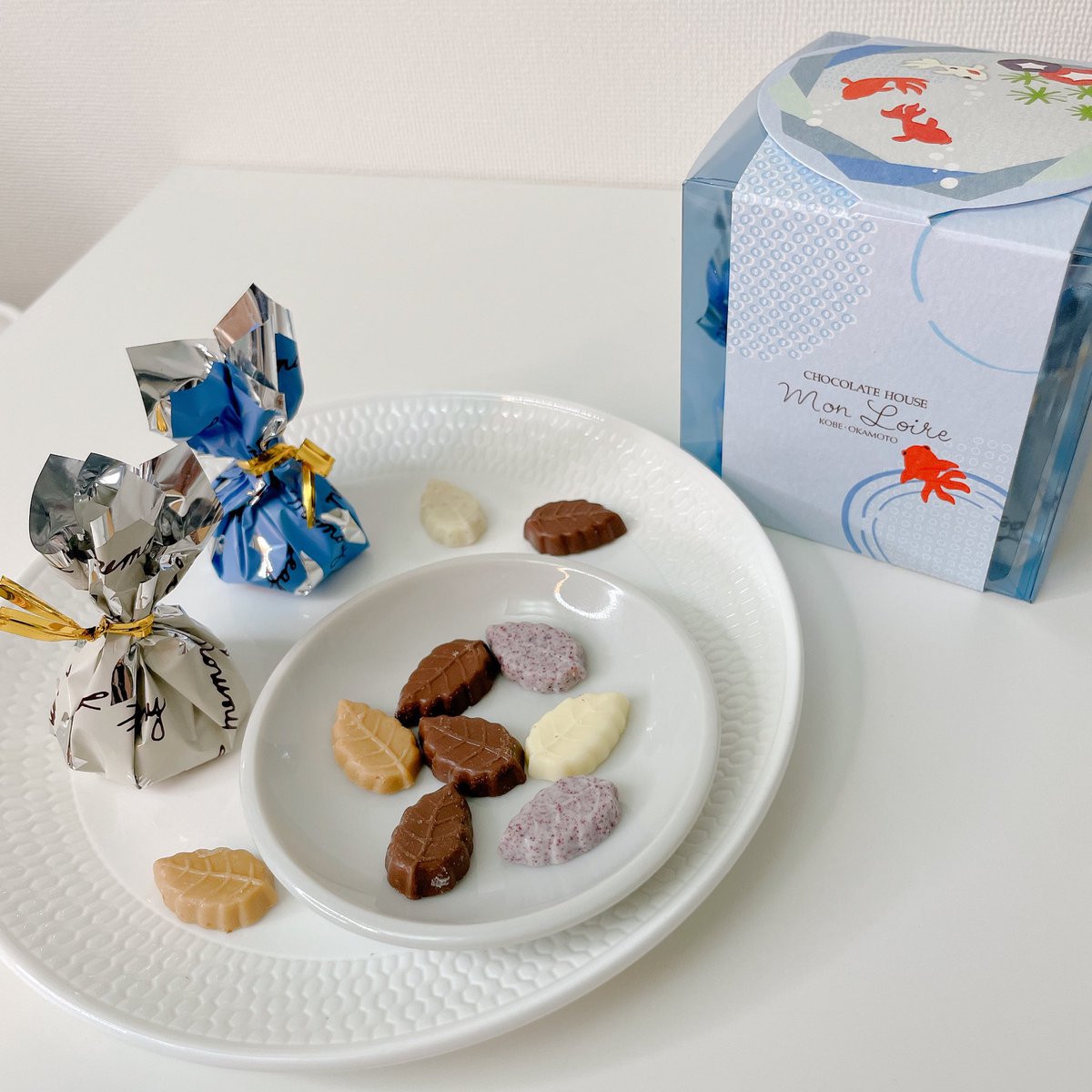 【モンロワール】
Leaf cube 金魚（1箱 ¥648）

〈おすすめポイント〉
・夏にぴったり
・気軽に食べやすい
・葉っぱのチョコレートがかわいい

気軽に渡せて
喜んでもらえるので、
相手に気を使わせない程度の
お礼の品、気軽な手土産などに
おすすめ😌

賞味期限: 約半年