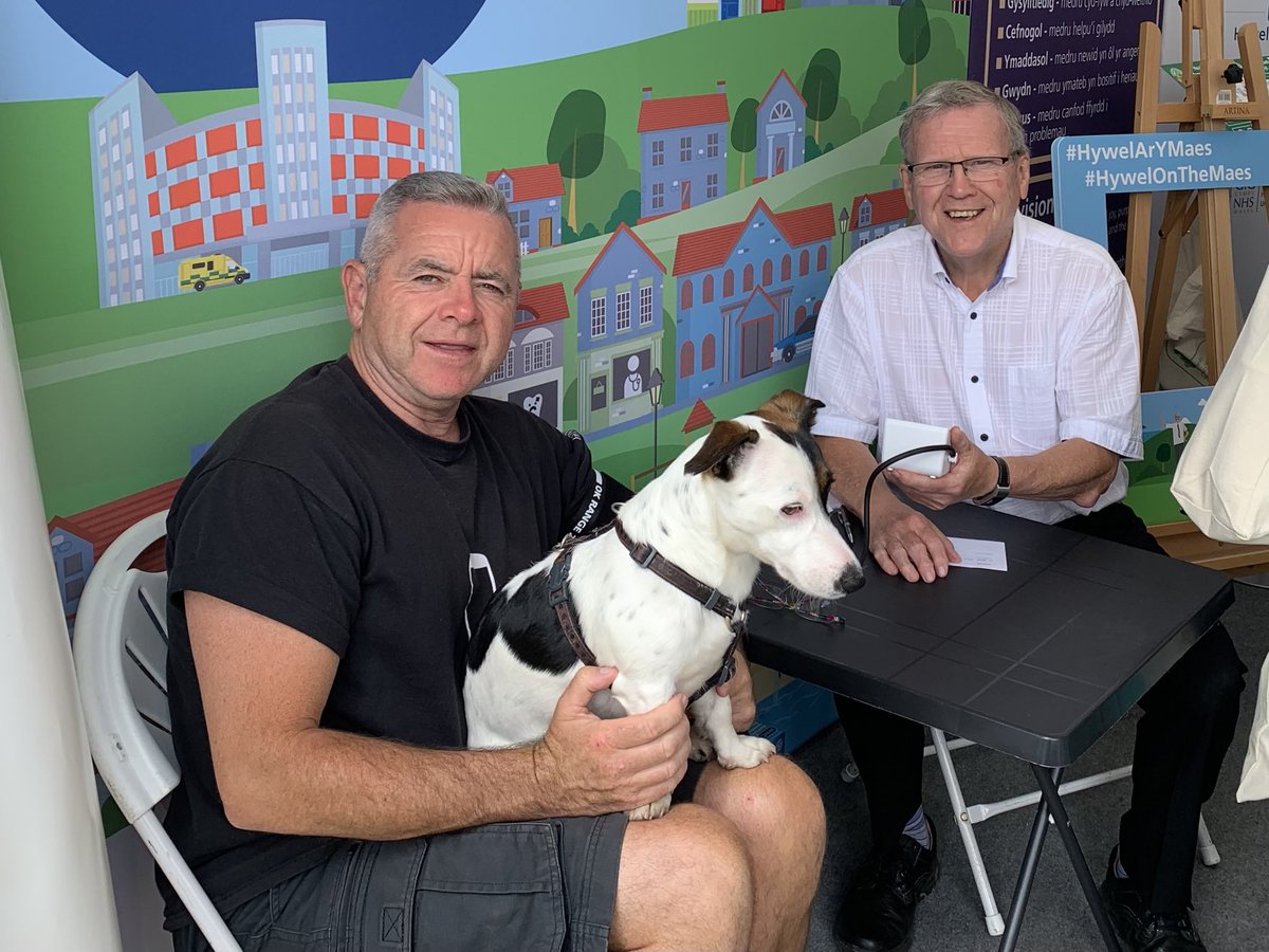 richardoevans's tweet photo. Pleser i groesawu Twm (a @AledHall ) i Stondyn @BIHywelDda @eisteddfod Tregaron a mesur pwysau gwaed y perchennog
Great to have a visit by Twm & Aled on @HywelDdaHB stand @Eisteddfod_eng In Tregaron https://t.co/SiJtDJ26Qd