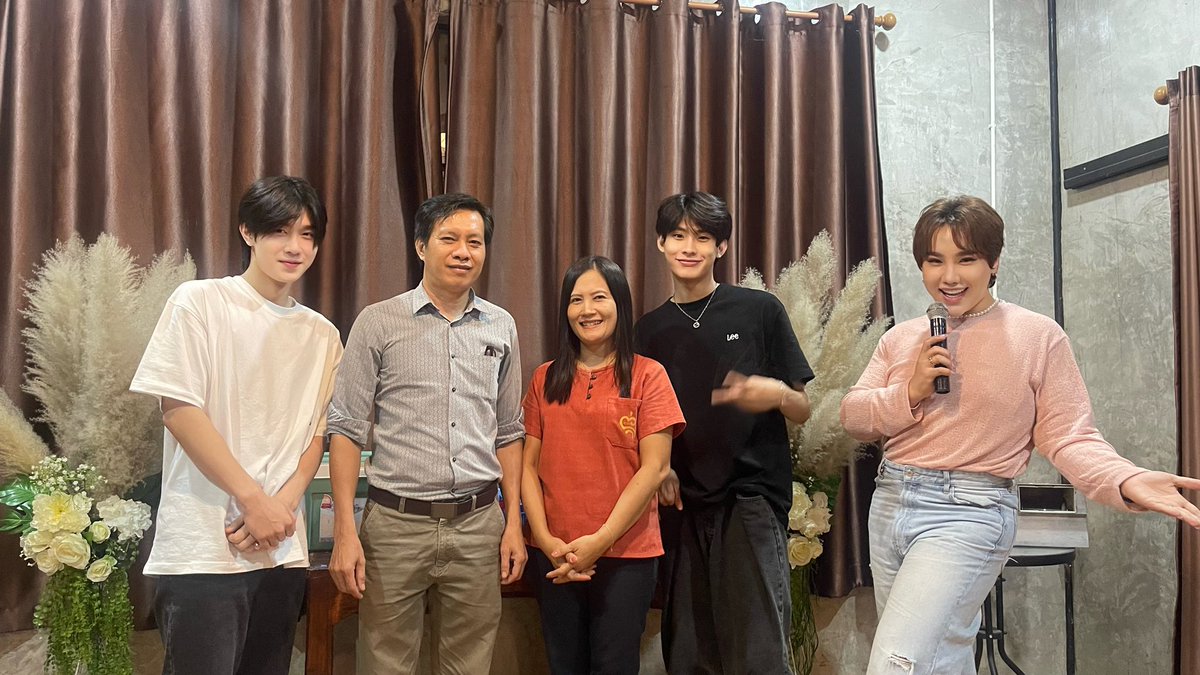 ฉันมาพบปะ กะ เคลียร์หัวข้อสินสอด 😝 <a href="/TutorKrp/">TUTOR</a> <a href="/TutorKrp/">TUTOR</a> <a href="/Bookko94EFM/">Bookko 94 EFM</a> #TutorYim <a href="/birdcando/">BirdCanDo</a> <a href="/leolista1/">leo_lista</a>