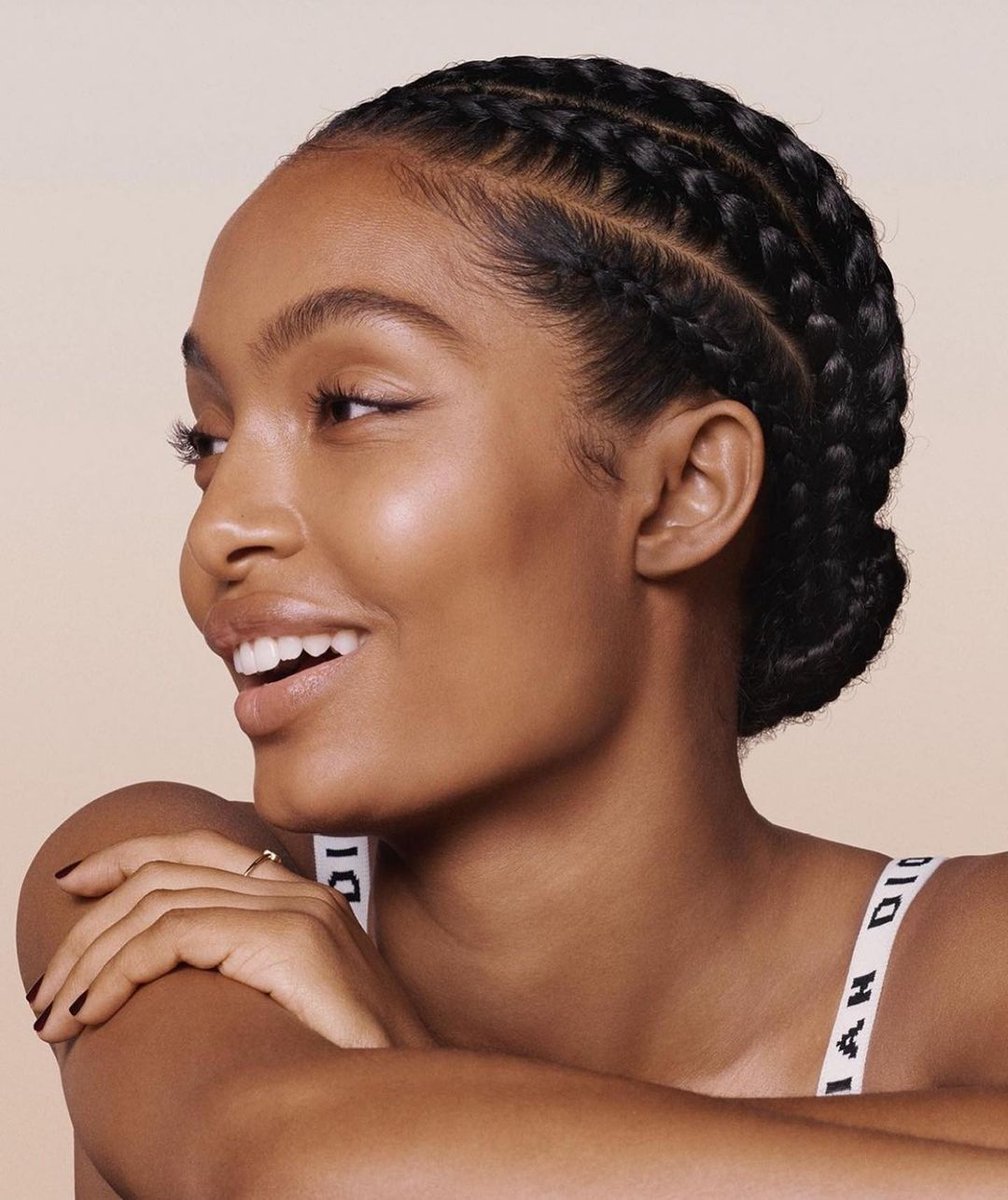 SpellMagazine's tweet image. In need of some style inspiration for your hair? Browse our gallery of protective style for shorter hair! There's something for every length above the shoulder: spellmagazine.co.uk/posts/10-insan… #protectivehairstyle [📸: Yara Shahidi]