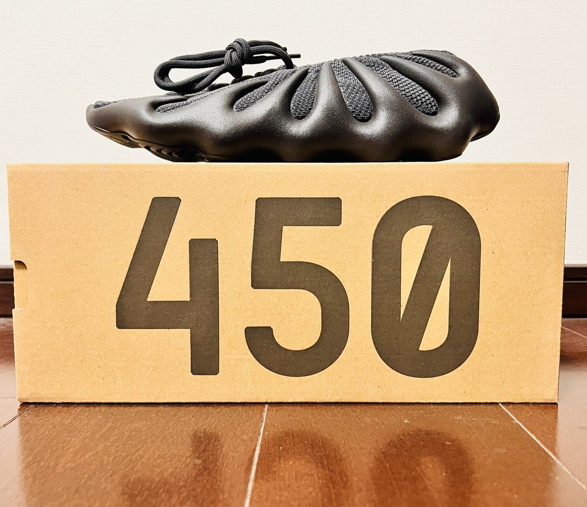 MyAglet424's tweet photo. リアル��もデジタルでも同じ靴買えたの胸熱なんですけど(色違いだけど)
#Aglet #Agletapp #YEEZYDAY2022 #yeezy #utilityblack #cinder #yeezy450 @AgletApp https://t.co/5UVf2Mj71X