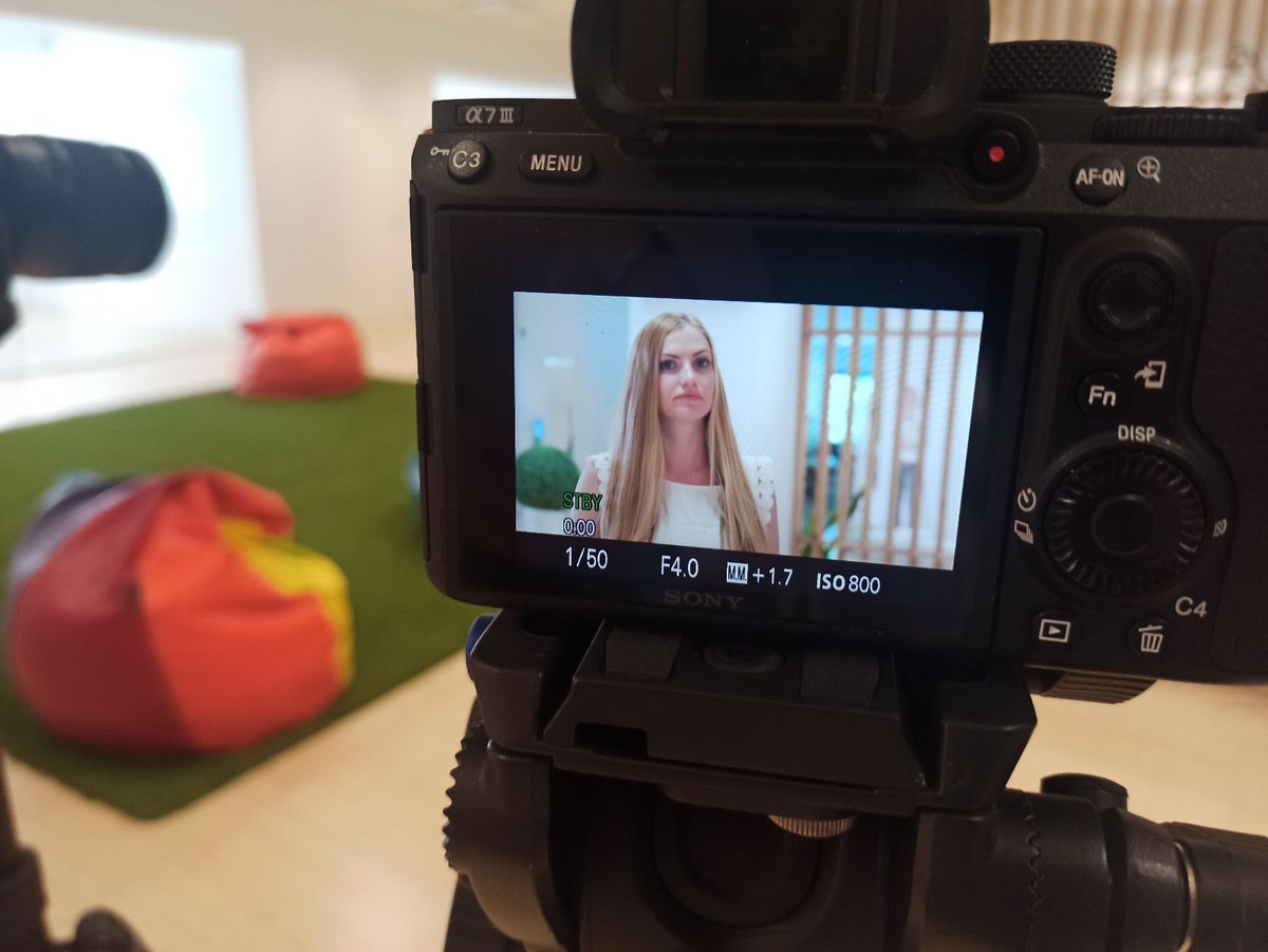 Gamelearn's tweet image. Filming for our &quot;Life at Gamelearn&quot; video is going great! 🎥 Here are two more of our stars 🌟😉 

#WeAreGamelearn