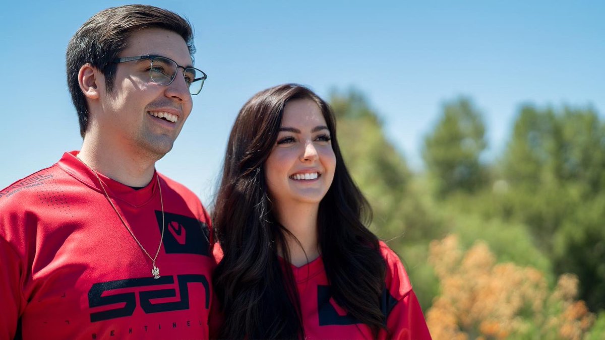 bnans's tweet photo. Today is the day! I’ll be hosting a watch party for the matches 🥳 They start at 1pm PST / 3pm CST! https://t.co/WkBrGvNXIO