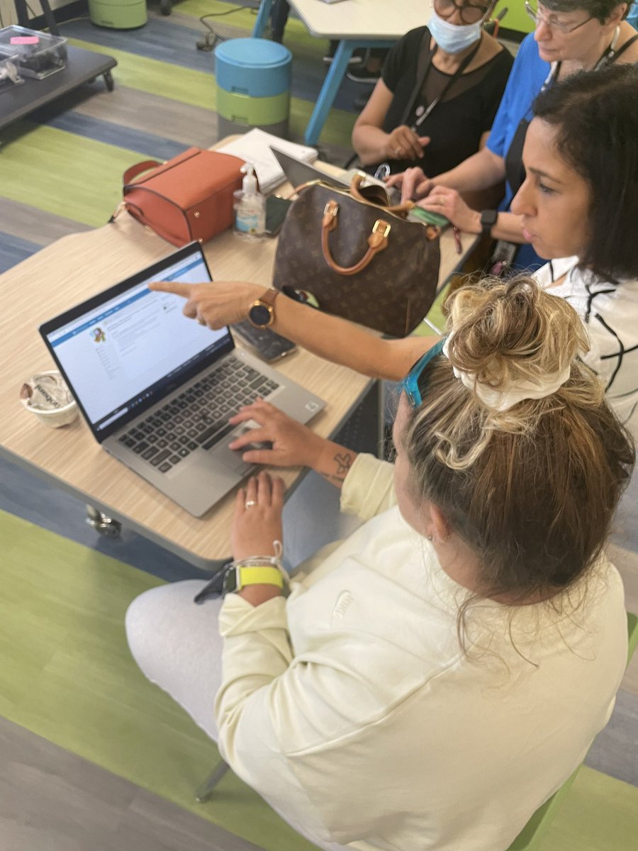 MarrieDuhart's tweet image. Leveraging Schoology Tools w/ CS teachers @MNPSLearningTec @ashmi2011 @VtheLearner