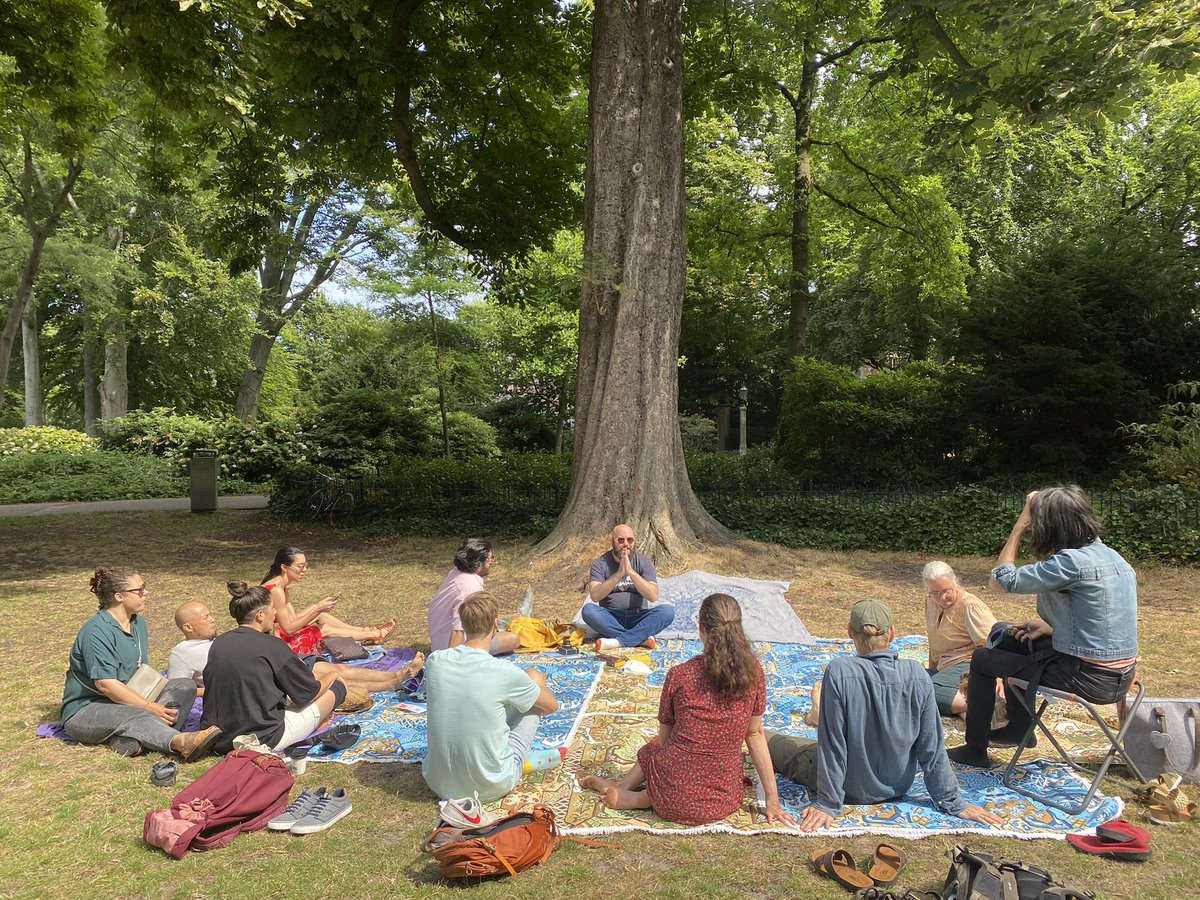 StoryDISC's tweet photo. What a wonderful session of #SpontaniousStorytelling in the Park we had!!! This definitely gives us a taste for more!!! 😁
If YOU are in the mood for more stories as well; Join our Storytelling Cafe on the Beach:

https://t.co/ph2HsxsUjd https://t.co/fOhp5STyLj