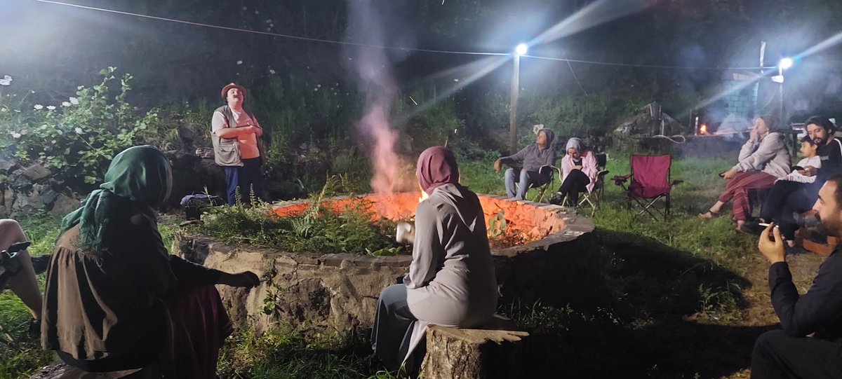 dogadasanat's tweet photo. Mehmet Berk Yaltırık kampımızda korku hikayeleri anlattı.

@SonGulyabani https://t.co/wCoOhQggiI