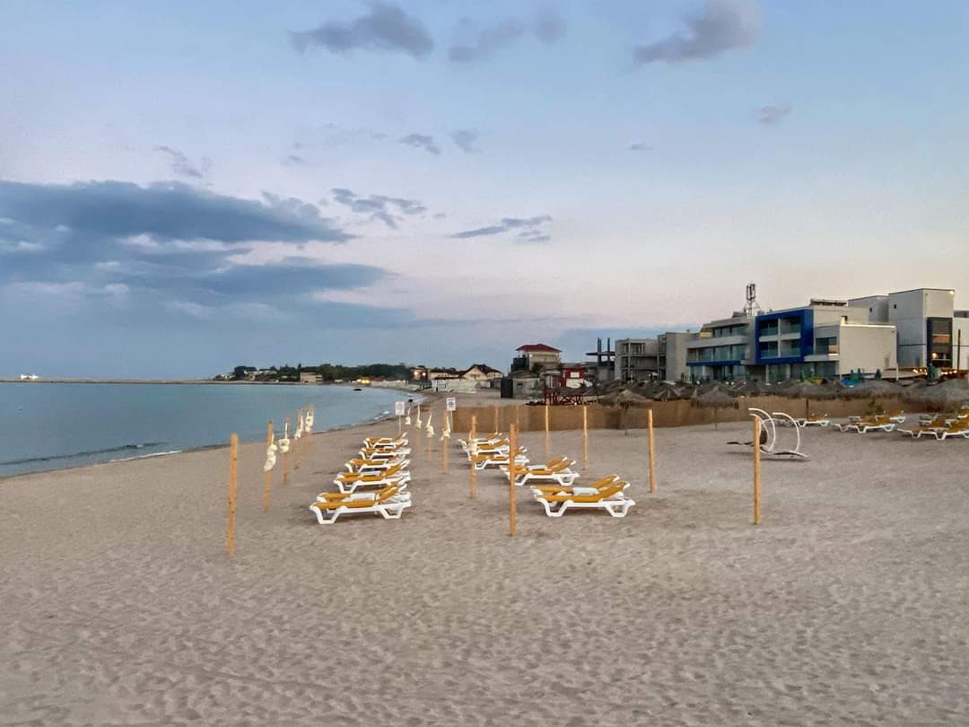 Travel_2Romania's tweet photo. Eforie Nord, plajă în August 2022 #BlackSea #Eforie
#SummerVibes 
📸Extravita
#DiscoverRomania https://t.co/JODpf2aJX1