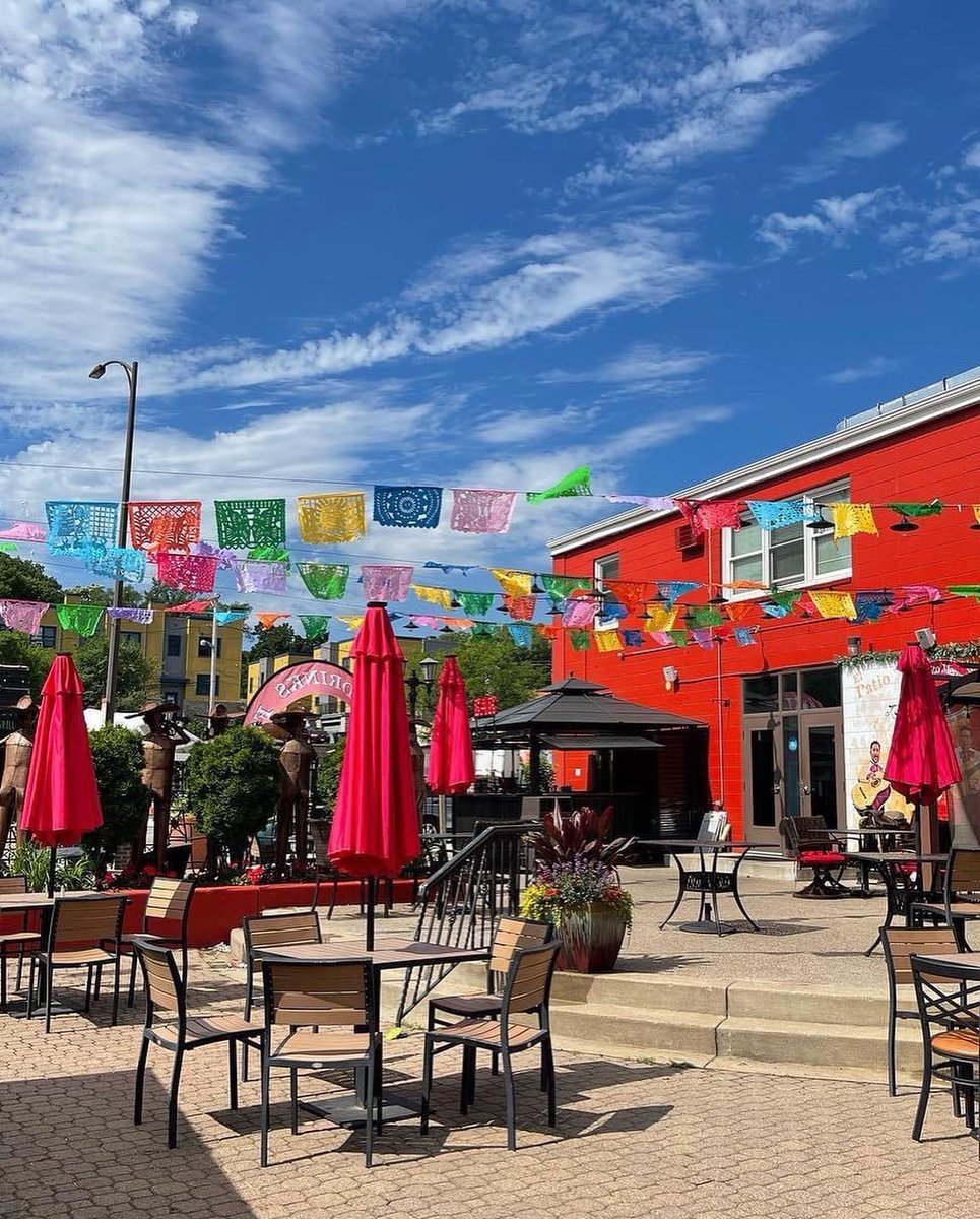 ELBURRITOM's tweet photo. Patio time! ๐ฎ ๐บ ๐๐พ ๐๐
๐ Thursday night #Bikernight
๐ Friday night @yuniorsaxo with ๐ท & tracks ๐ถ 6:30-8:30 pm
๐ Saturday night @djthelenjr40 6:30-8:30 pm DJ the DJ!
๐ถ๐๐๐ผ Patio nights are the best! Food, drink and music! @MilissaMN
#Mexicanfood
#DineSaintPaul https://t.co/Eah7R9SIAi