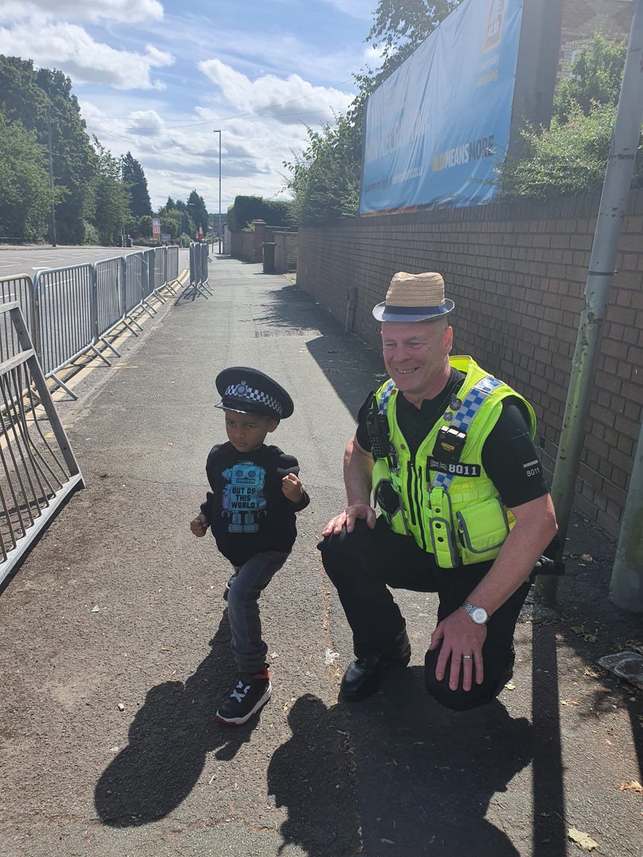 WY Police Specials (@wyp_specials) on Twitter photo This is what volunteering is all about. Community engagement at the commonwealth games. @WYP_8011Chapman <a href="/WYP_CDSpecials/">Calderdale Special Constabulary</a> <a href="/CG2022_WMP/">West Midlands Police Commonwealth Games 2022</a> This is what volunteering is all about. Community engagement at the commonwealth games. @WYP_8011Chapman <a href="/WYP_CDSpecials/">Calderdale Special Constabulary</a> <a href="/CG2022_WMP/">West Midlands Police Commonwealth Games 2022</a>