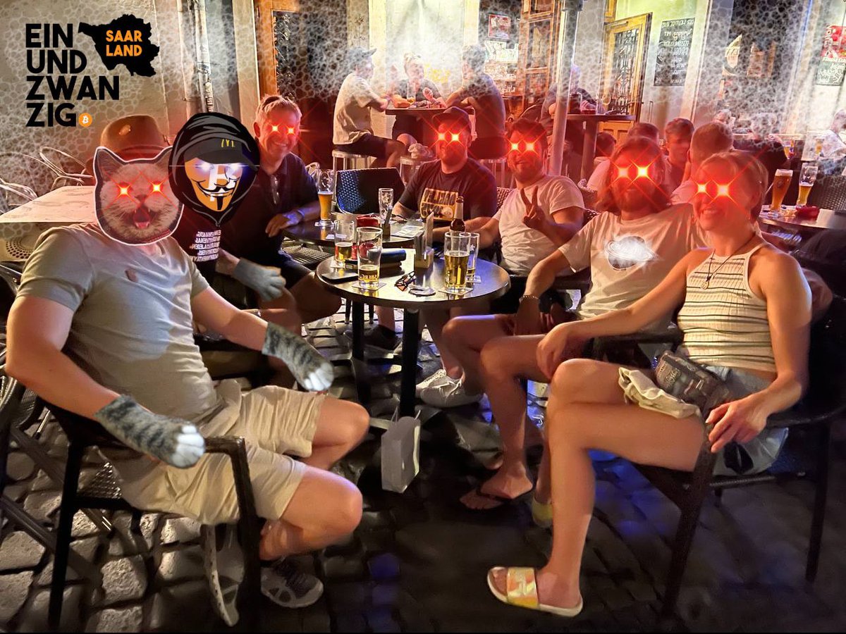 paddepadde's tweet photo. Gestern trafen sich bei 35° wieder 10 Plebs von #Einundzwanzig Saarland zu einem besonders 🔥 #Bitcoin Meetup. 

Als special Gast ist einer der krassesten Bitcoin Chefprogrammierer @cercatrova_21 extra aus dem  #Chüngelibou zu uns angereist. 🐇🕳

Komm in die Gruppe!

#Bitcoin https://t.co/OXGsvTO0cI