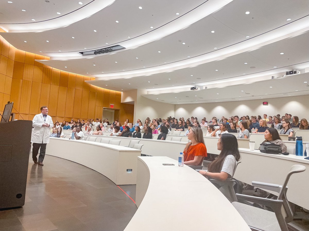 McMullanMike's tweet image. Starting day 2 of @UMMCnews SOM Welcome Week for the Class of 2026 with Dr. Brad Ingram (energetically) discussing the importance of professionalism.