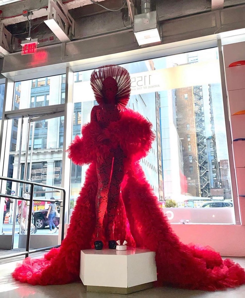 Come out to the Art Meso International Art and Fashion Exhibition in NYC! See featured designer <a href="/itspain/">Daniel Landau</a>